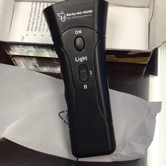 Bark no more dog training device, could receive in black or green box pa… - Picture 3 of 5